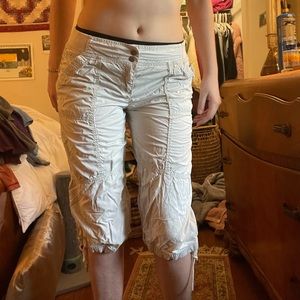 Khaki cargo capris! 🦢🌪.